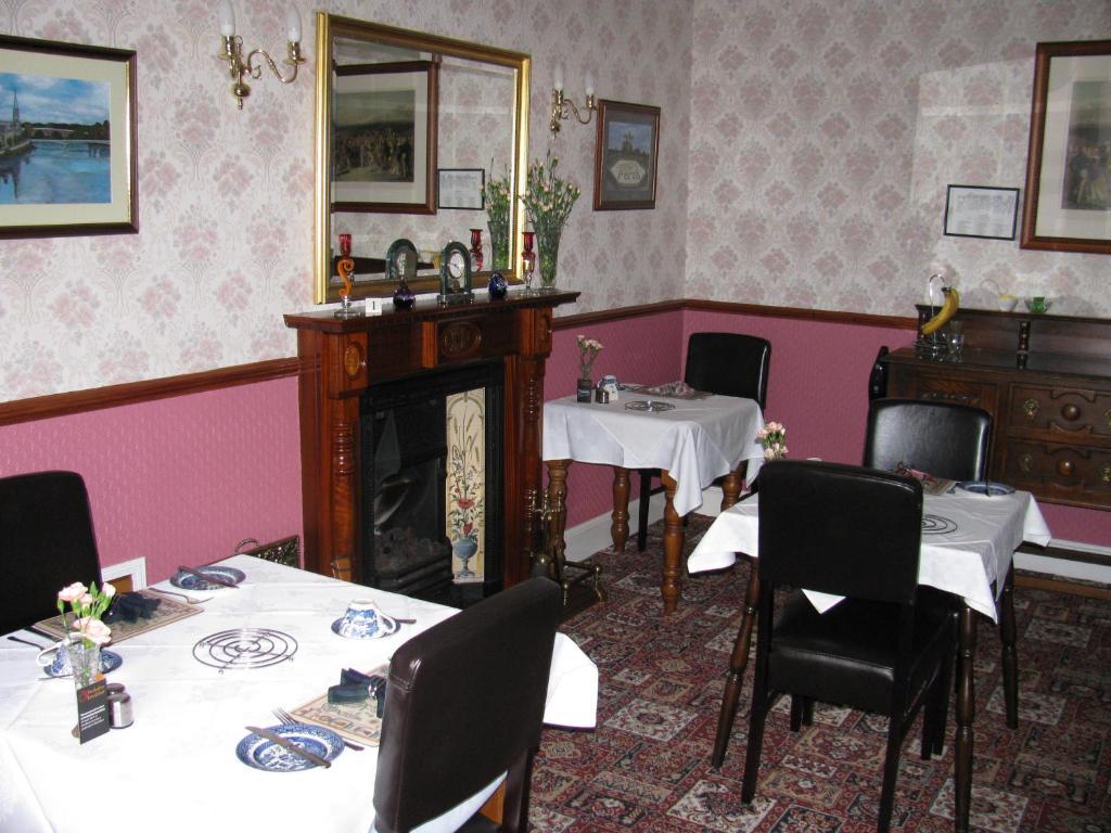 Almond Villa Guest House Perth Bagian luar foto